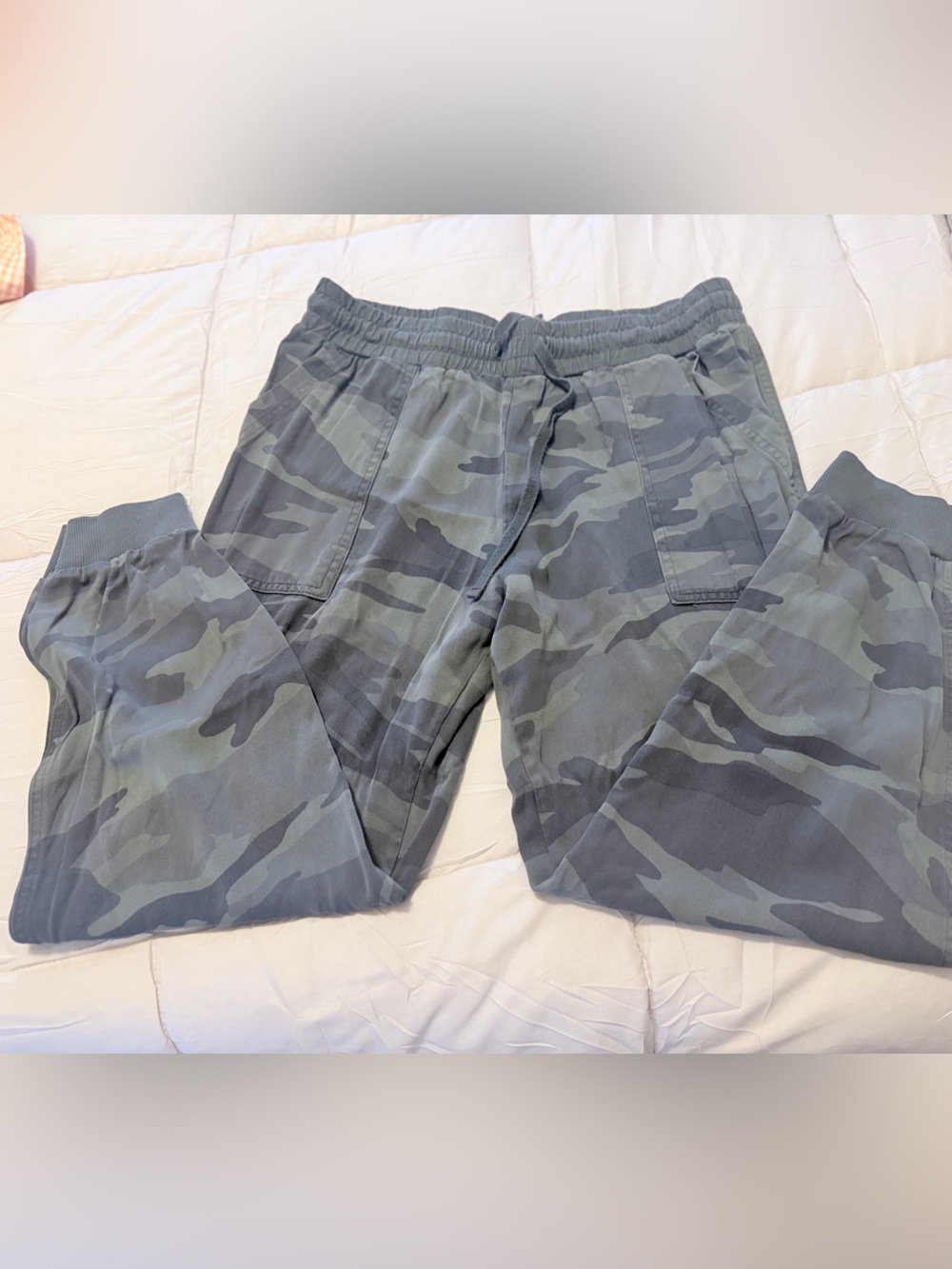 Splendid women’s Camo Jogger Pants sz Large